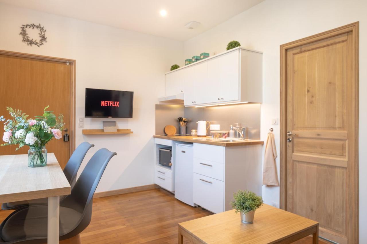 Sweet Aulne Apartment Joigny Exterior photo